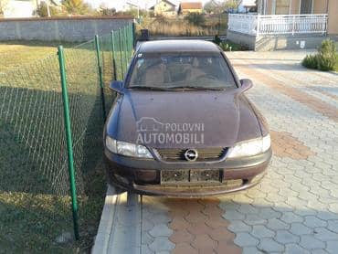 Opel Vectra B - kompletan auto u delovima