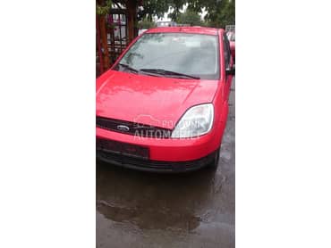 Ford Fiesta - kompletan auto u delovima
