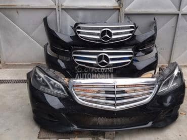 Mercedes Benz E 200 -  kompletan auto u delovima