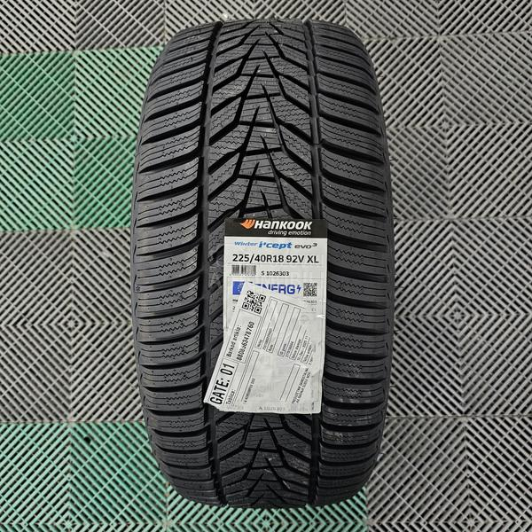 Hankook 225/40 R18 Zimska
