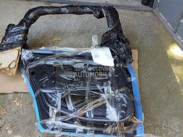 Zadnja leva vrata za BMW 518, 520, 523 ...