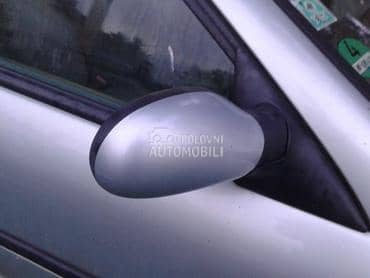 Retrovizori za Renault Laguna za 2000. god.