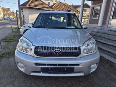 Toyota RAV 4 2002. god. -  kompletan auto u delovima