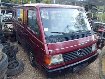 Mercedes MB 100