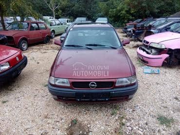 Opel Astra F - kompletan auto u delovima