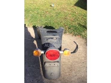 Zadnje svetlo sa zmigavcima