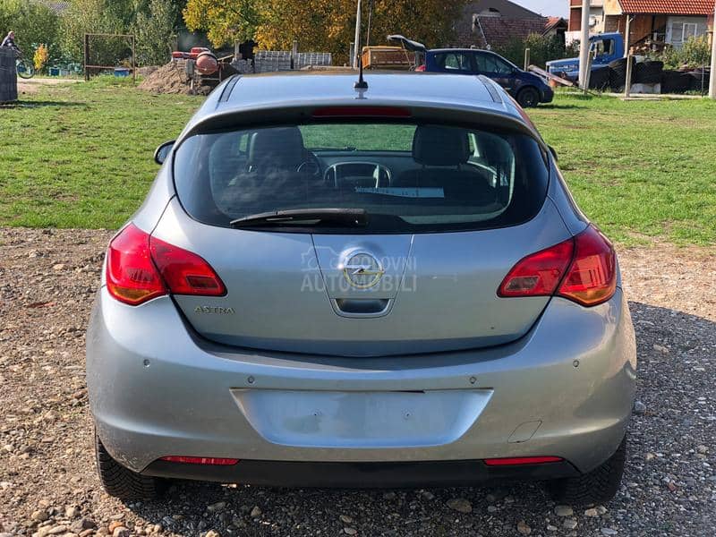 Opel Astra J 1.6 Opel Astra J 1.6