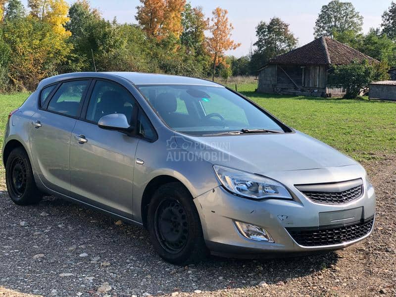 Opel Astra J 1.6 Opel Astra J 1.6