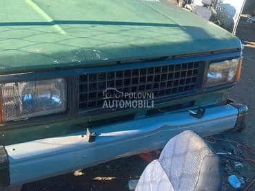 Maska za Isuzu Trooper