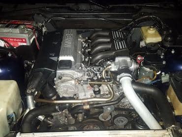 BMW 318 - kompletan auto u delovima