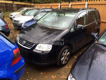Volkswagen Touran 2006. god. - kompletan auto u delovima