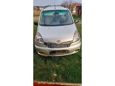 Toyota Yaris Verso -  kompletan auto u delovima