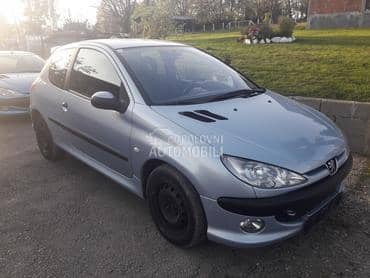 Peugeot 206 - kompletan auto u delovima