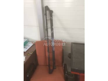 Drzac maske za Audi Q5