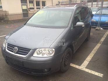 Volkswagen Touran 2006. god. - kompletan auto u delovima