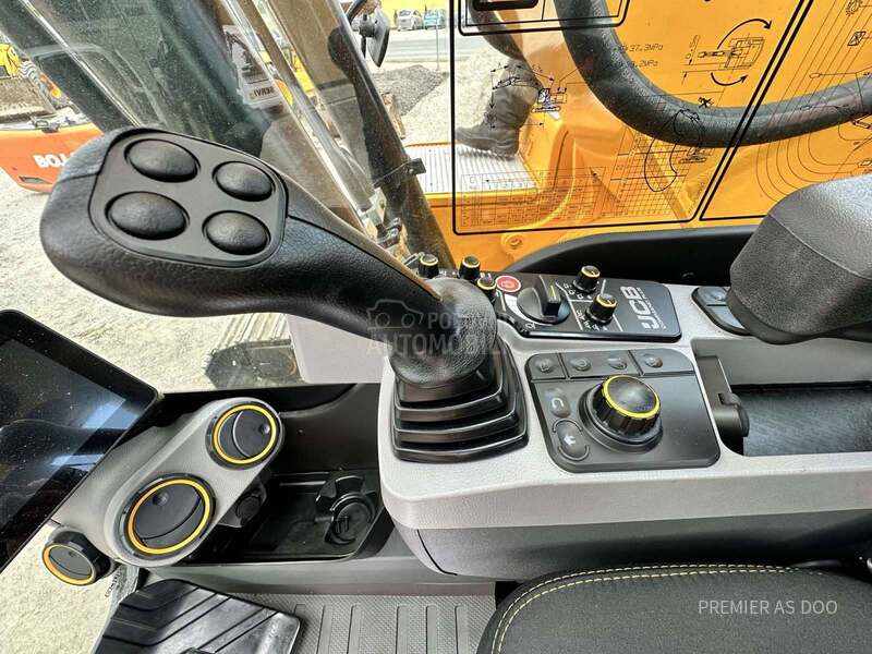 JCB 220X LC