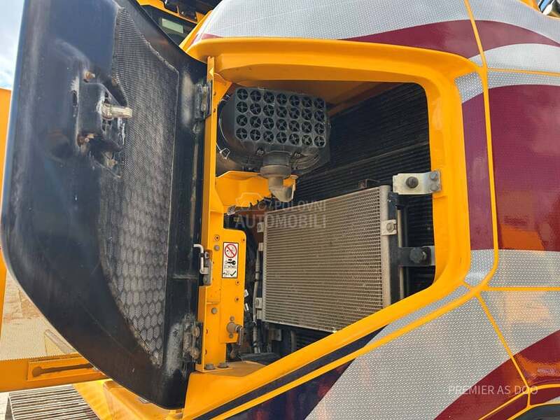 JCB 245XR