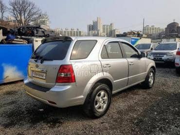 Kia Sorento -  kompletan auto u delovima