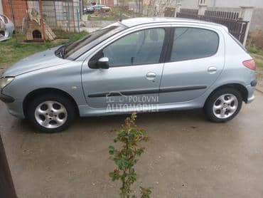 Peugeot 206 2004. god. - kompletan auto u delovima