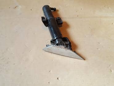 Prskalica fara leva za Škoda Superb od 2013. do 2016. god.