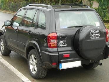 Toyota RAV 4 2003. god. - kompletan auto u delovima