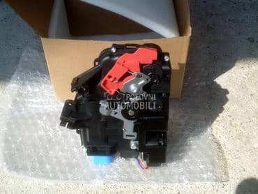 Brava centralna za Volkswagen Golf 5, Golf Plus od 2004. do 2008. god.