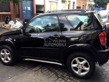 Toyota RAV 4 2005. god. - kompletan auto u delovima