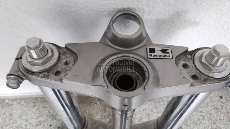 Zzr prednje vile sa trouglovim