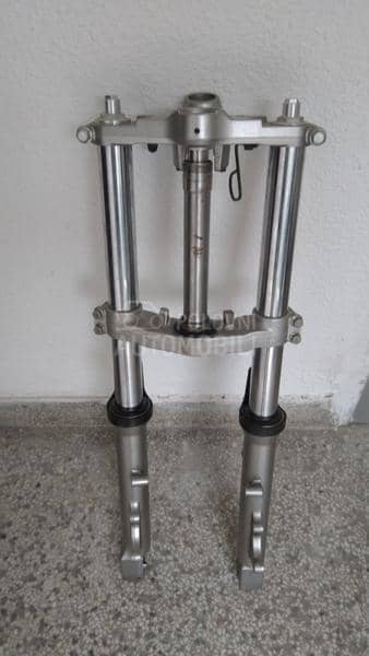 Zzr prednje vile sa trouglovim