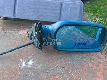 Desni retrovizor za Audi Ostalo
