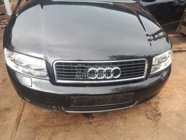 Audi A4 - kompletan auto u delovima