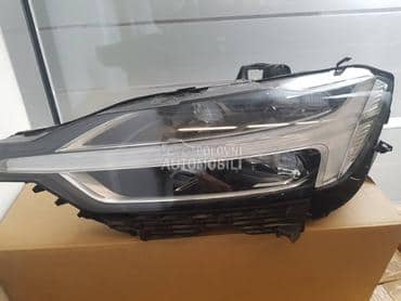 Levi far za Volvo XC60 od 2017. do 2018. god.