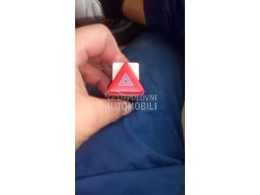 Prekidač sva četri migavca za Škoda Fabia od 1997. do 2009. god.