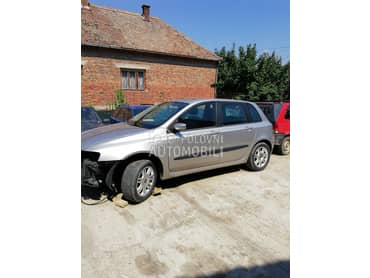 Fiat Stilo 2003. god. - kompletan auto u delovima