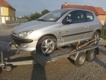 Peugeot 206 2003. god. - kompletan auto u delovima