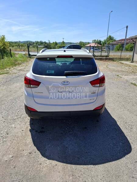 Hyundai ix35 2013. god. -  kompletan auto u delovima