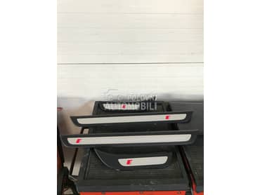 Lajsne na pragovima s line za Audi Q5