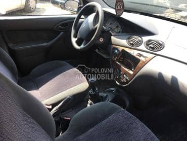 Enterijer za Ford Focus od 1999. do 2004. god.