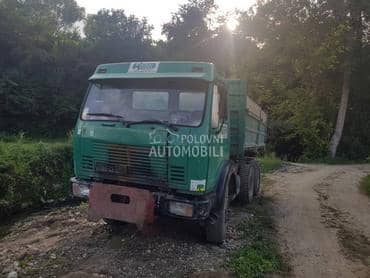 FAP 2226 kamion u delovima