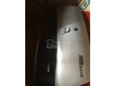 Gepek vrata sa staklom za Dacia Sandero