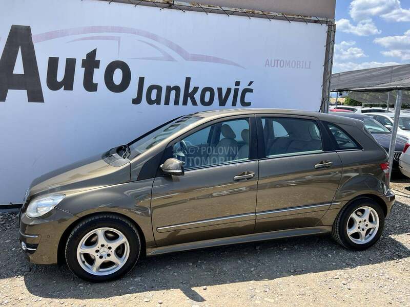 Mercedes Benz B 180 