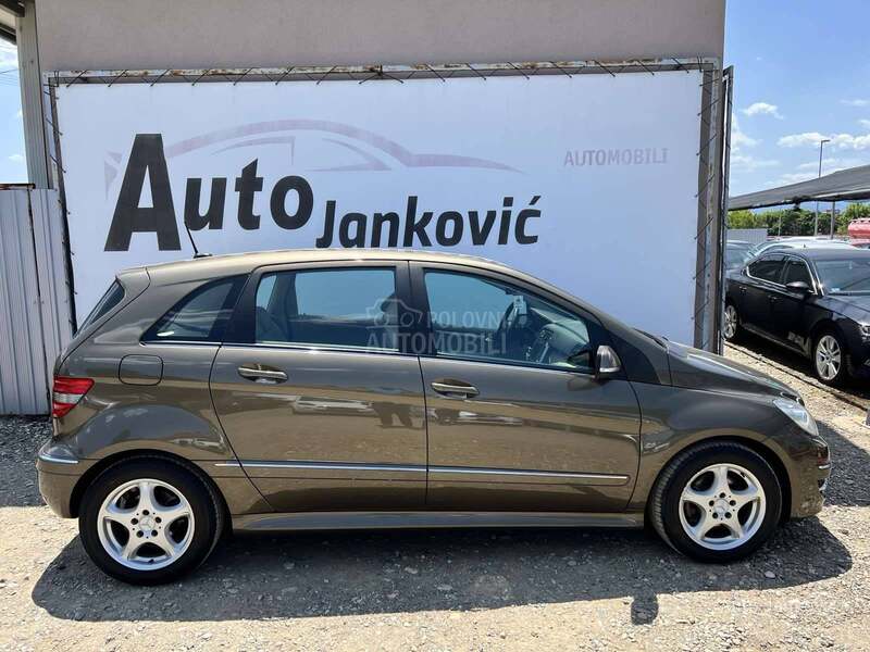 Mercedes Benz B 180 
