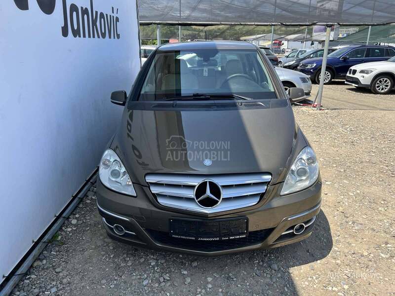 Mercedes Benz B 180 