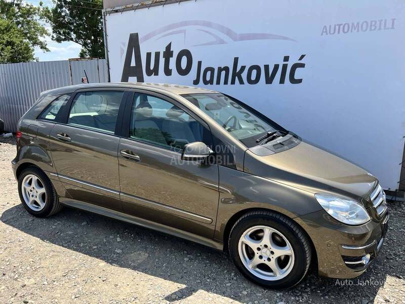 Mercedes Benz B 180 