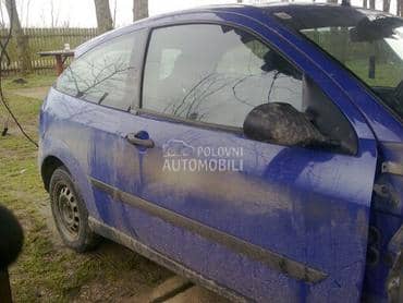 Ford Focus 2000. god. - kompletan auto u delovima