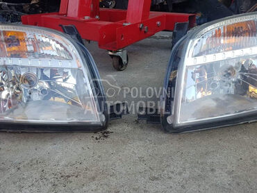 Farovi za Ford Transit Connect za 2007. god.