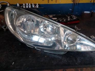 206 desni far za Peugeot 206
