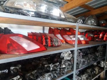 Stop lampa za Renault Laguna od 1999. do 2016. god.