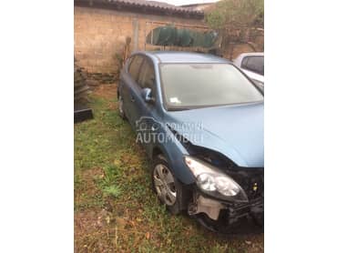 Hyundai i30 2010. god. - kompletan auto u delovima