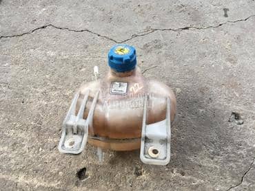 Posuda vode za Fiat Grande Punto